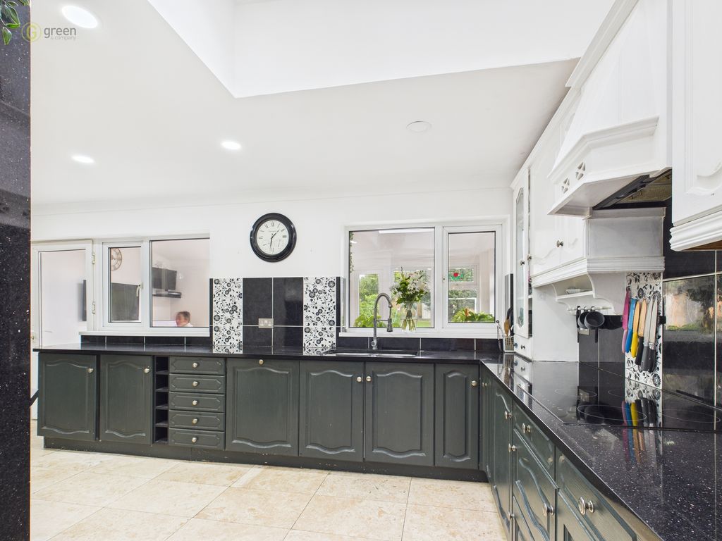 Property photo 2 of 34