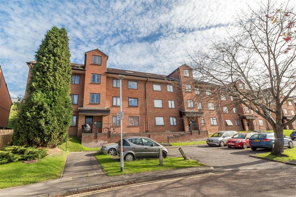 Property photo 1 of 9