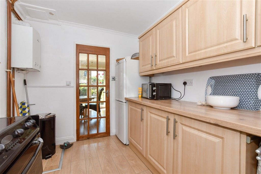 Property photo 3 of 16 Kitchen