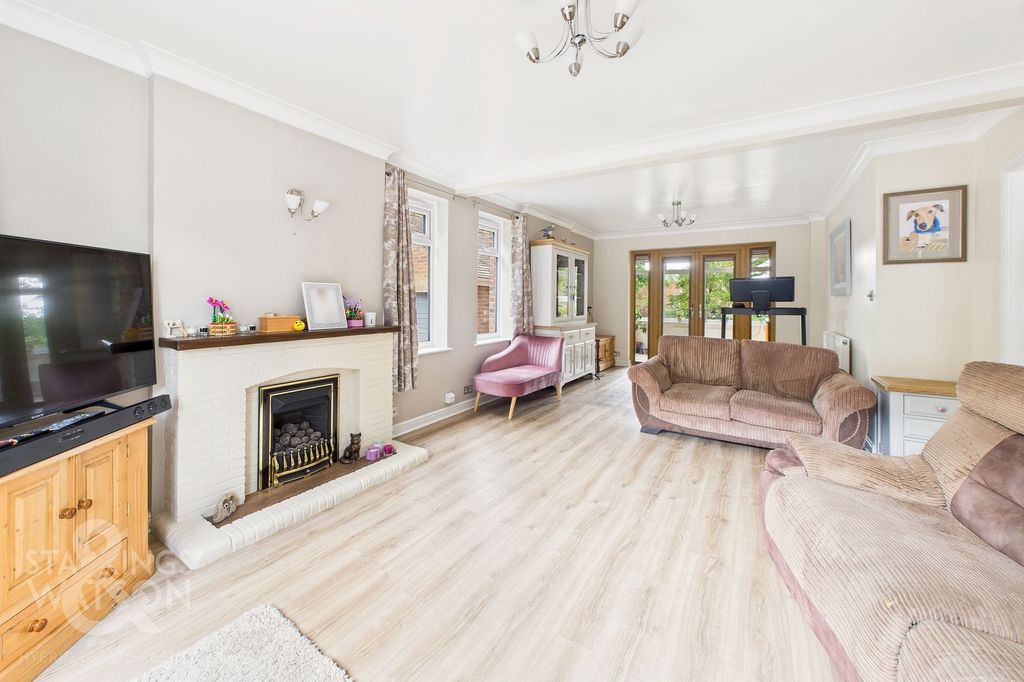 Property photo 2 of 30