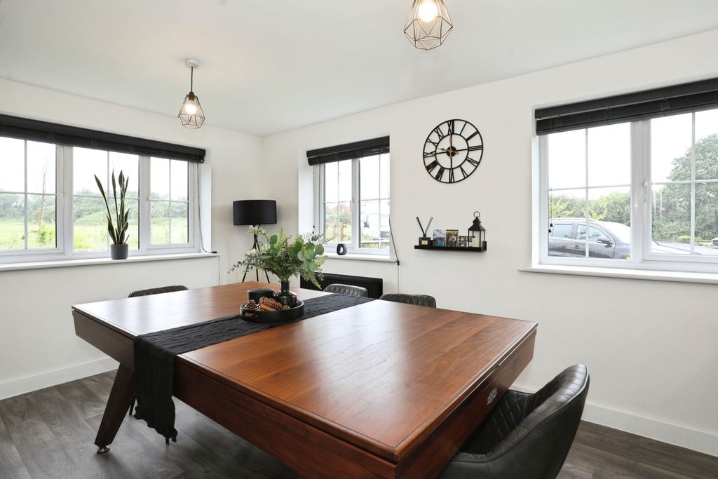 Property photo 3 of 22 Kitchen/Diner