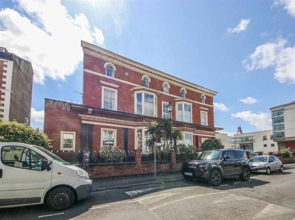 Property photo 1 of 21 4310251