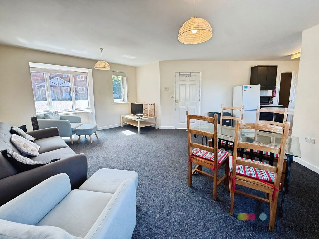 Property photo 1 of 11 Image