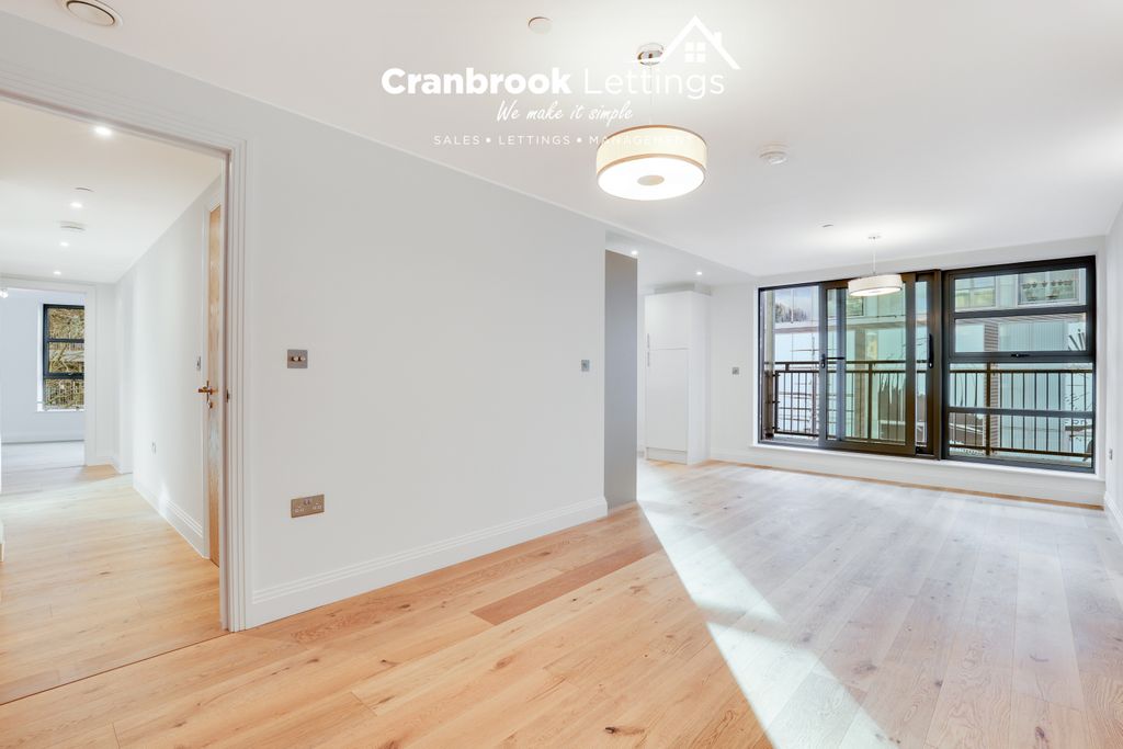 Property photo 1 of 21 Three Bedroom Apartment For Sale Creek Road, London Se8