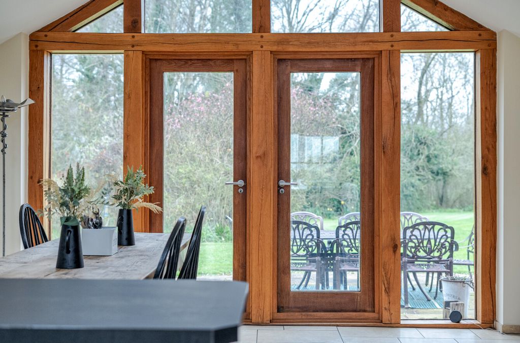 Property photo 2 of 49 -69B9540c0F75d-l-1421428-2-69B83E2263Ddb