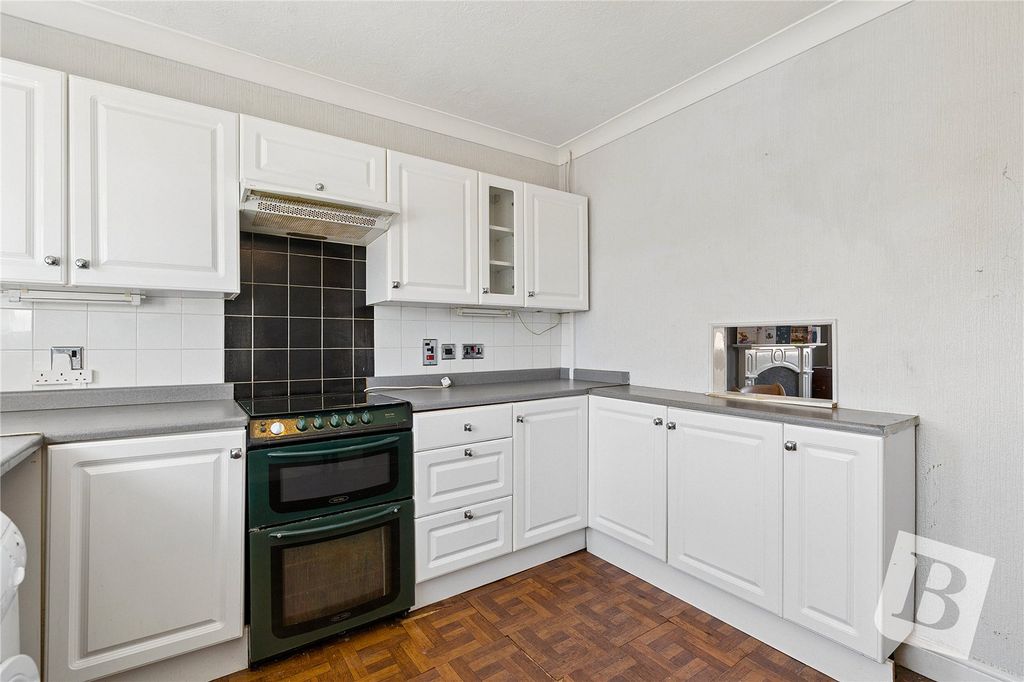 Property photo 3 of 14 Kitchen