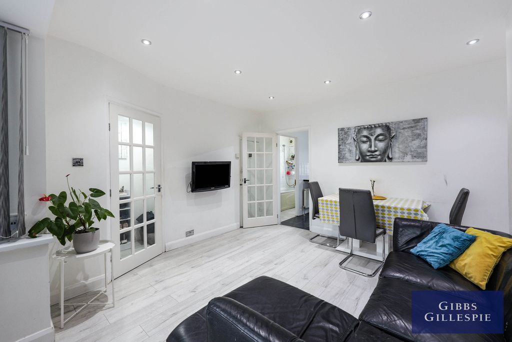 Property photo 2 of 10 3