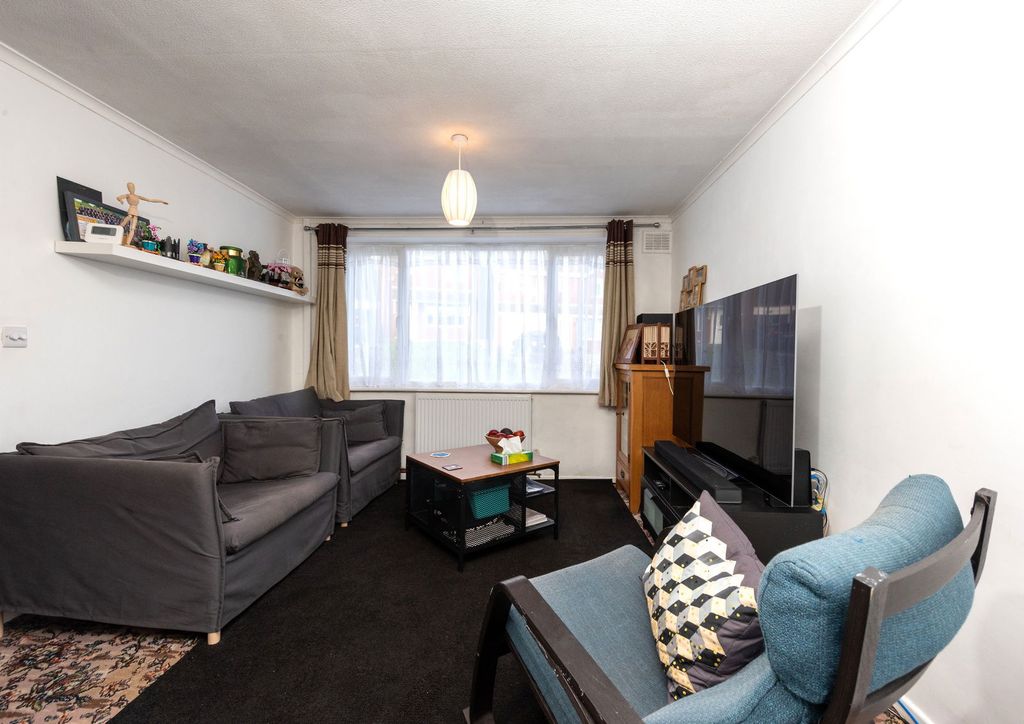 Property photo 3 of 18