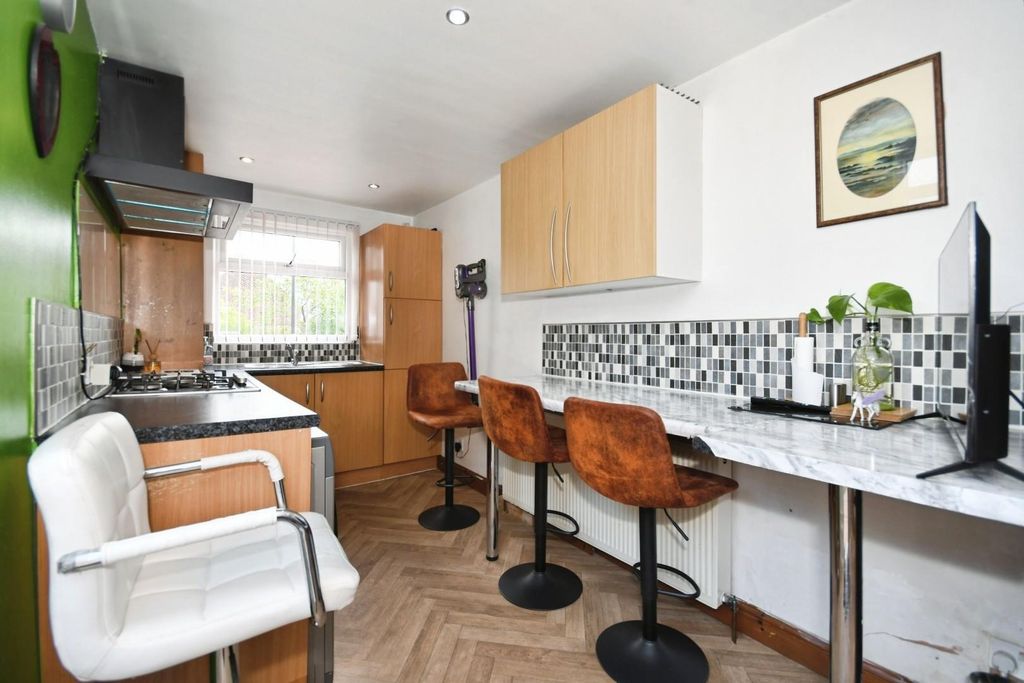 Property photo 3 of 20 Breakfast Room.Jpg