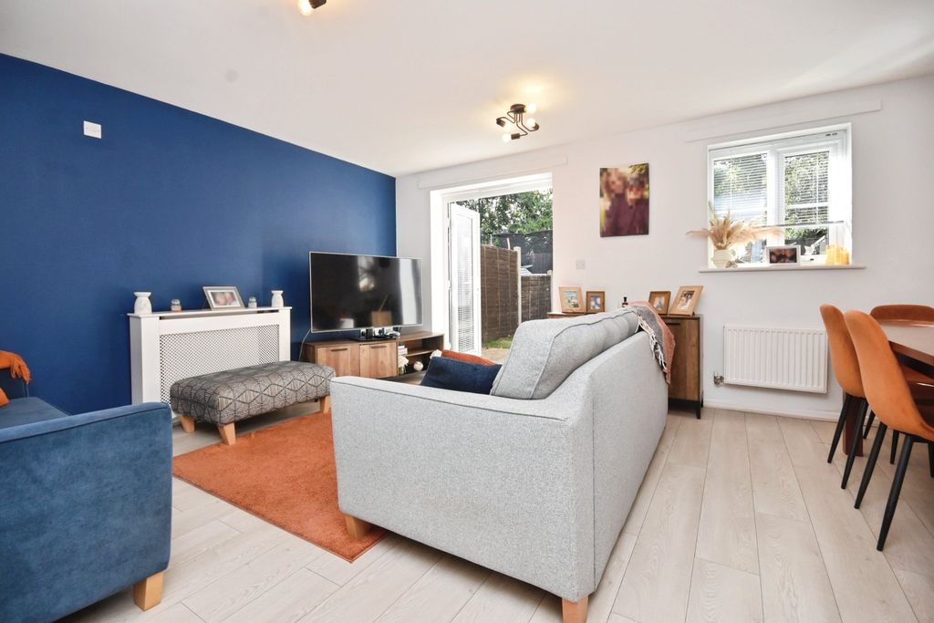 Property photo 3 of 13