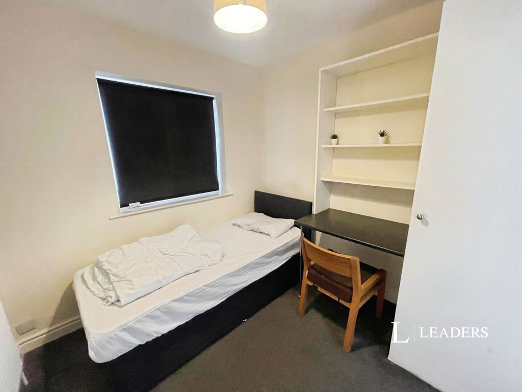 Property photo 3 of 8 Pbox-Img.Jpg