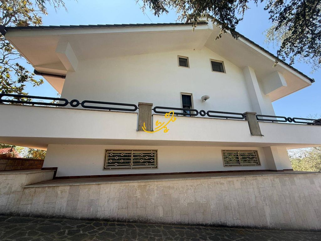Property photo 2 of 47
