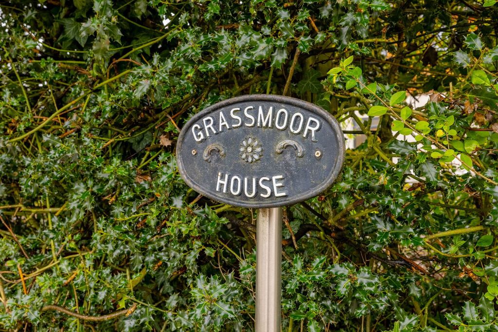 Property photo 2 of 58