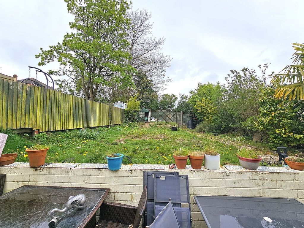 Property photo 2 of 21