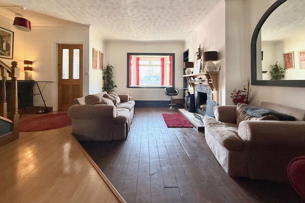 Property photo 2 of 19 2