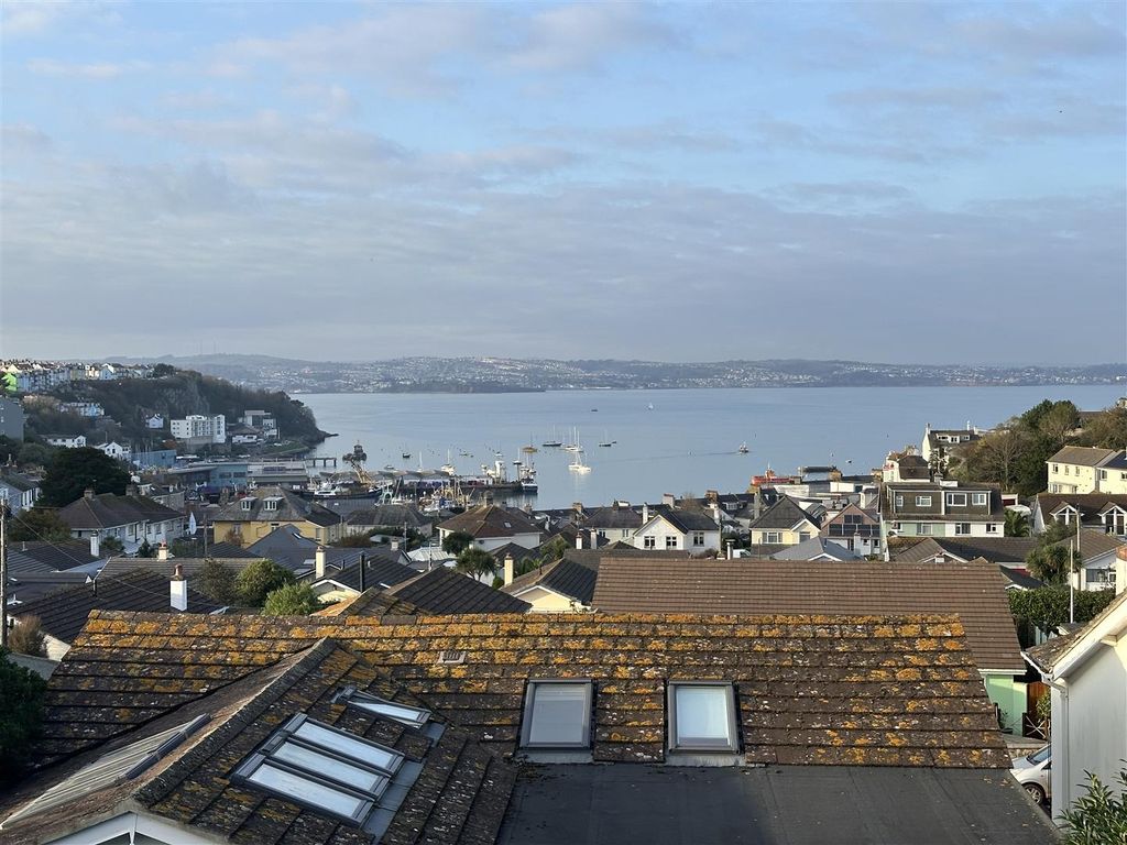 Property photo 2 of 14 Sea Views