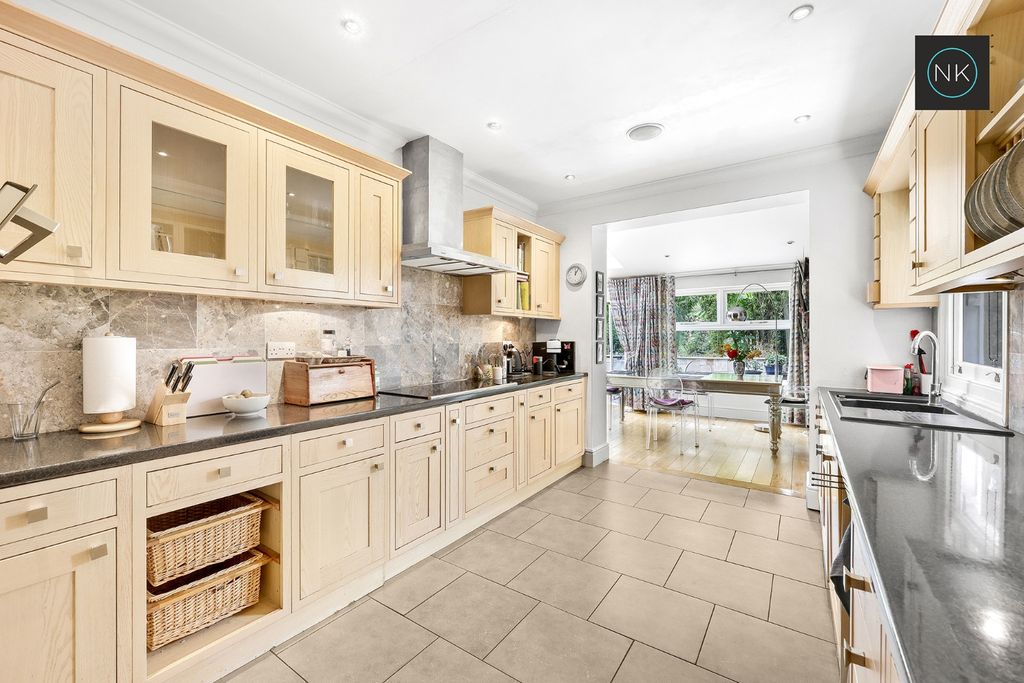 Property photo 3 of 38 5309365