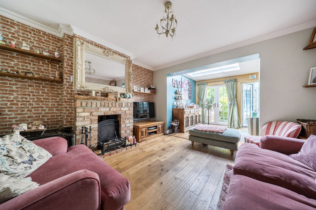 Property photo 2 of 19