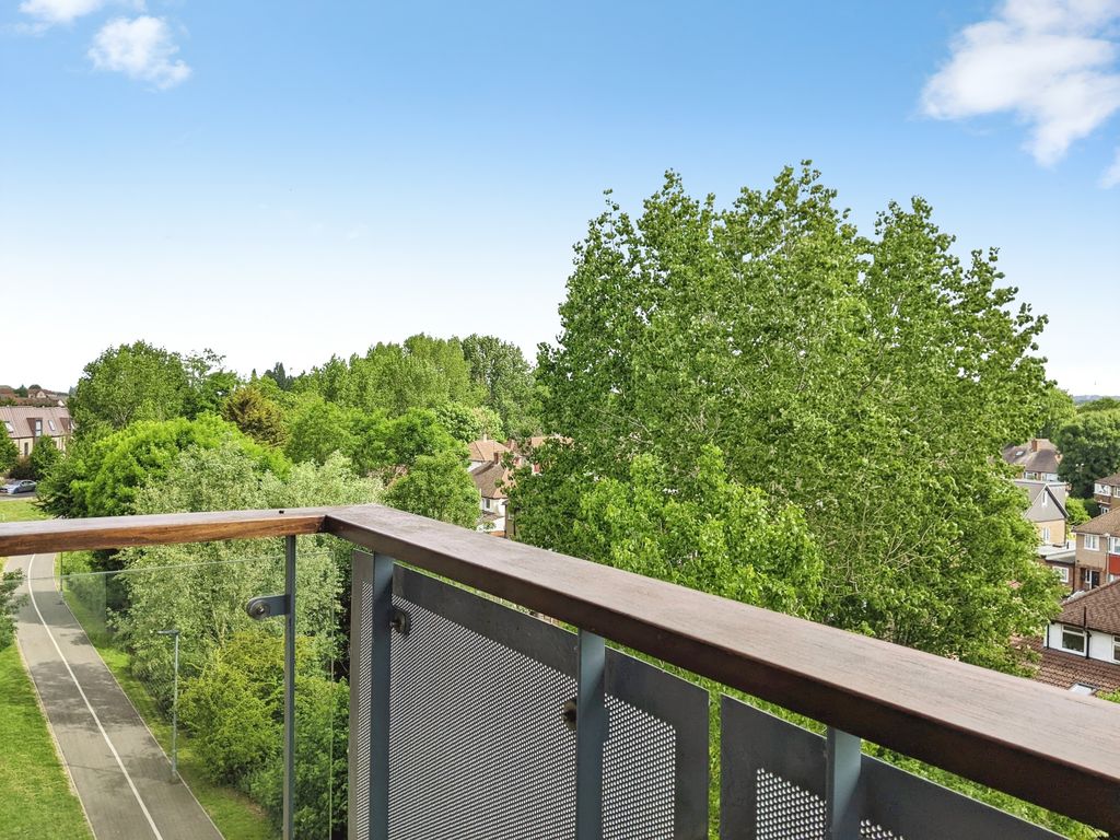 Property photo 3 of 7 Balcony