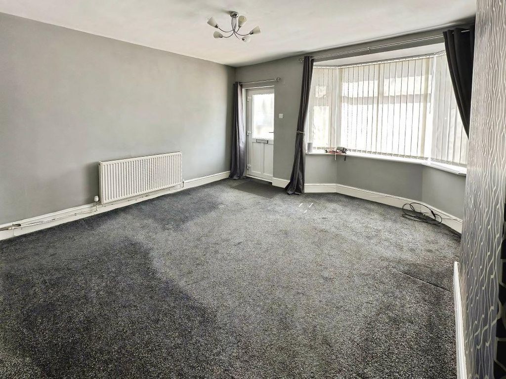 Property photo 3 of 17 2724427_Web_Medium.Jpg
