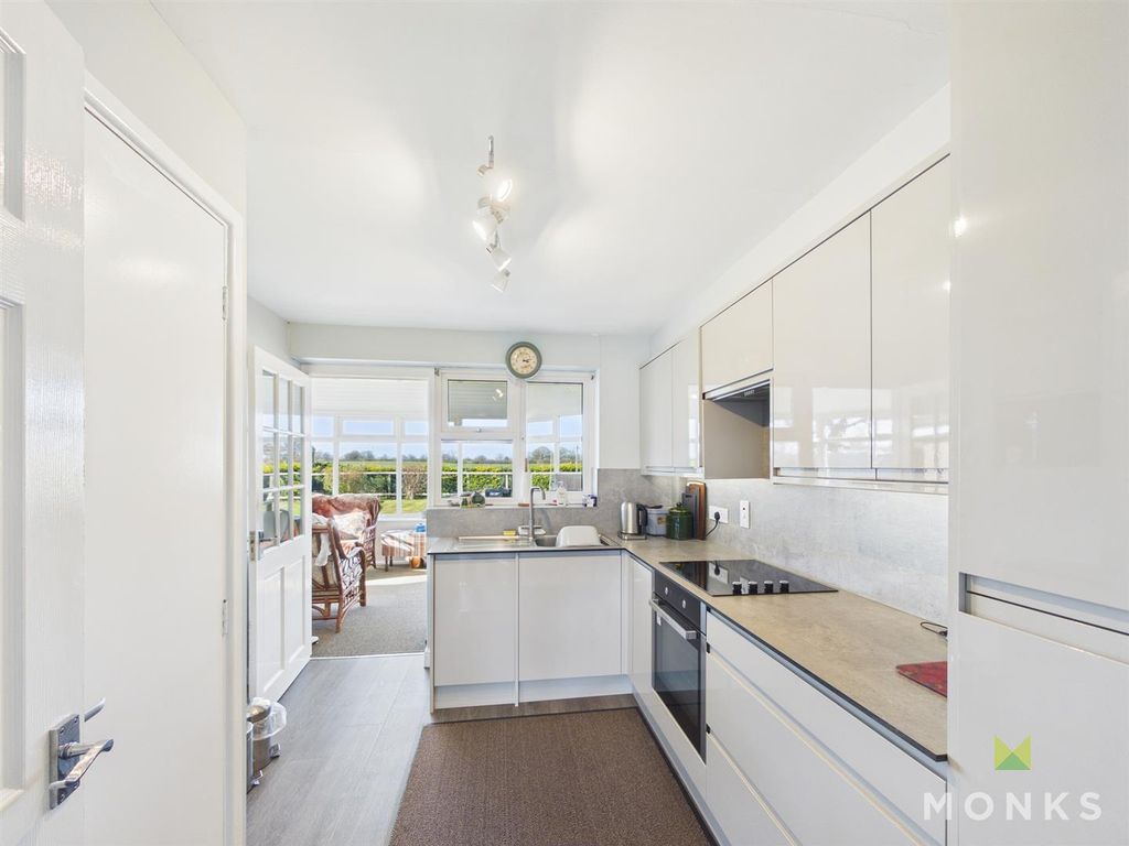 Property photo 3 of 16 Cam01348G0-Pr0798-Still004.Jpg