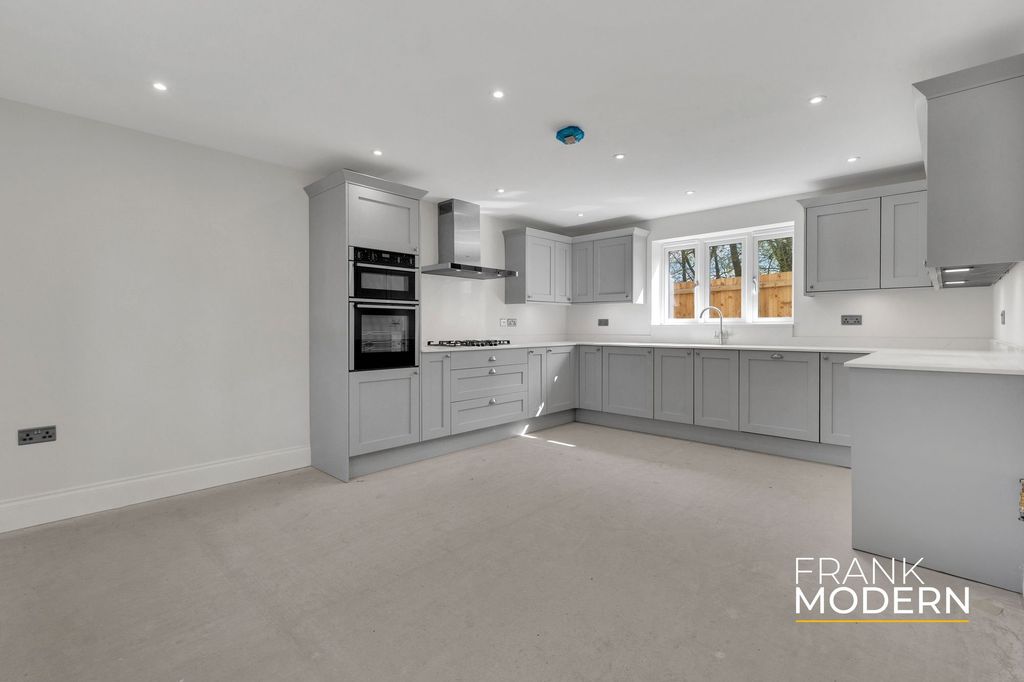 Property photo 3 of 45 Kitchen