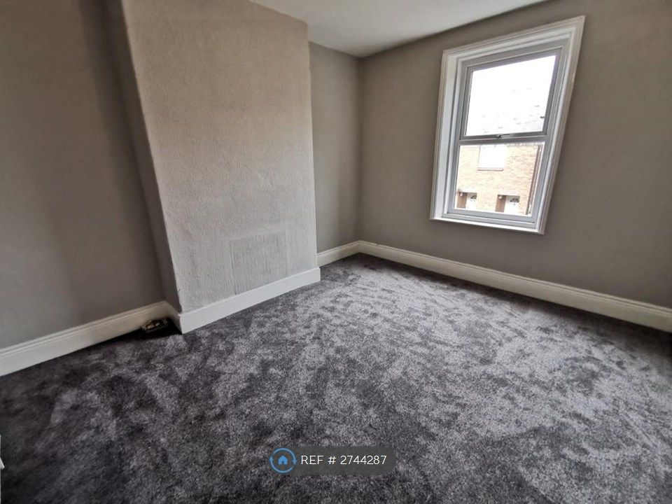 Property photo 3 of 12 Bedroom