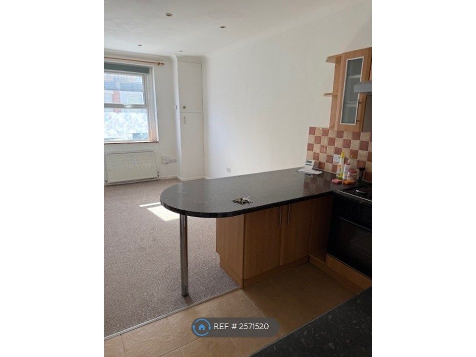 Property photo 2 of 9 Kitchen