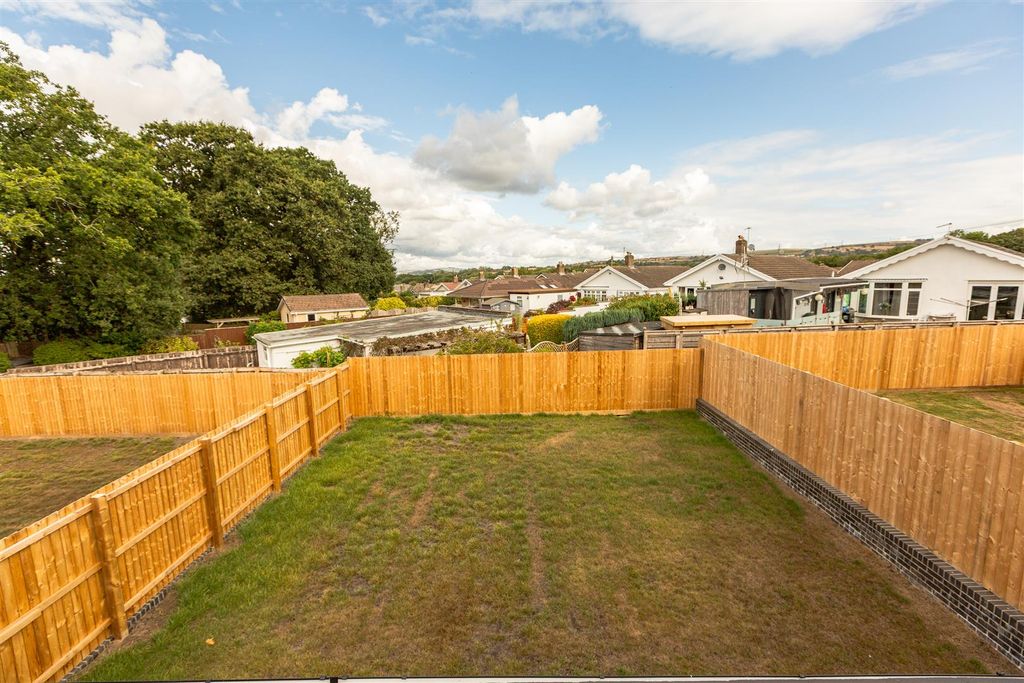 Property photo 2 of 41
