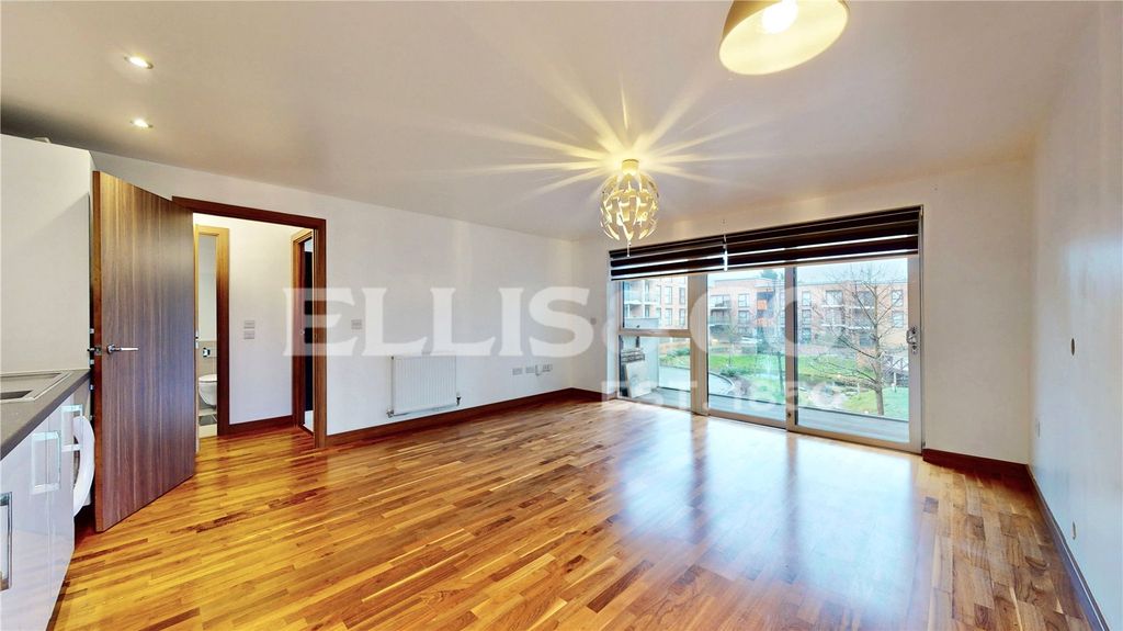 Property photo 2 of 21 Picture No. 32