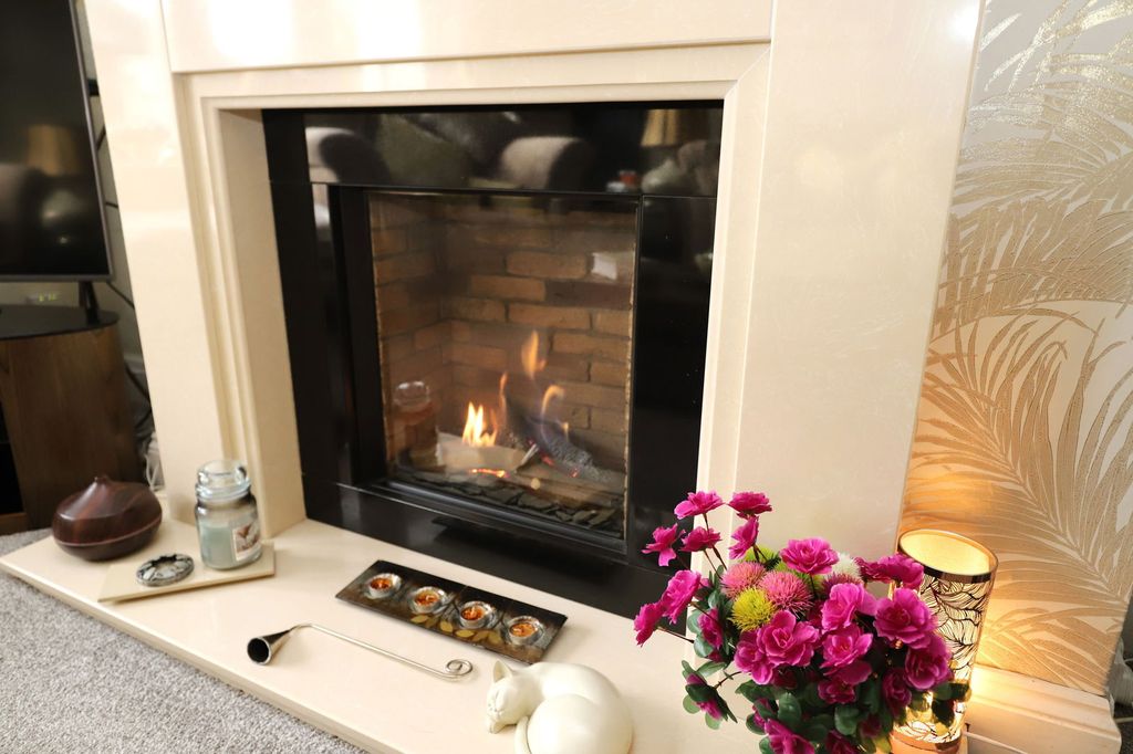 Property photo 2 of 33