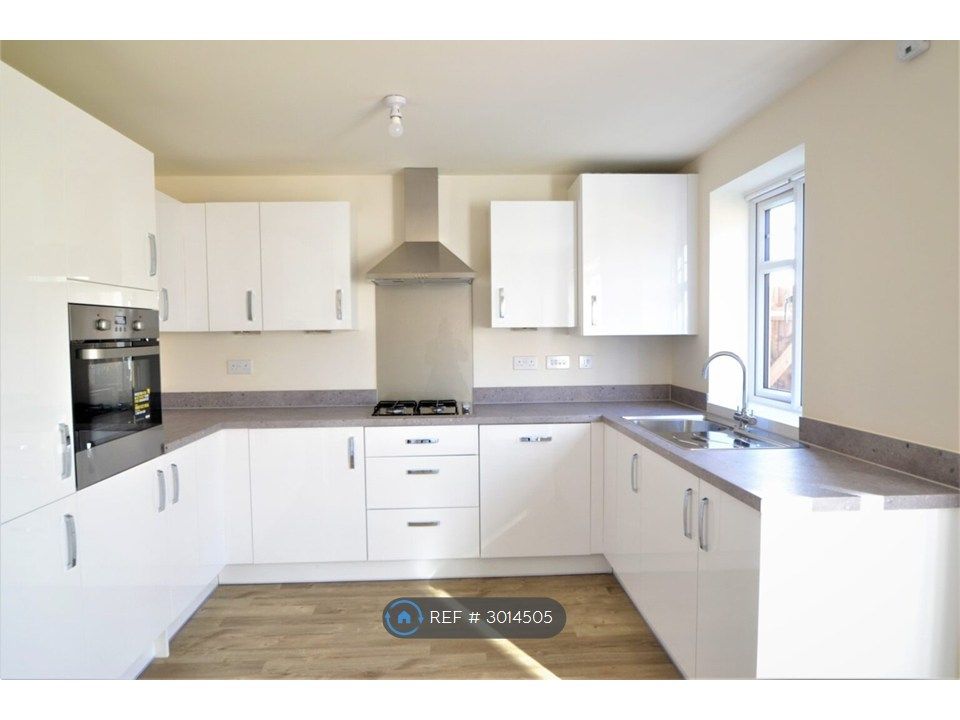 Property photo 3 of 12 Kitchen / Diner