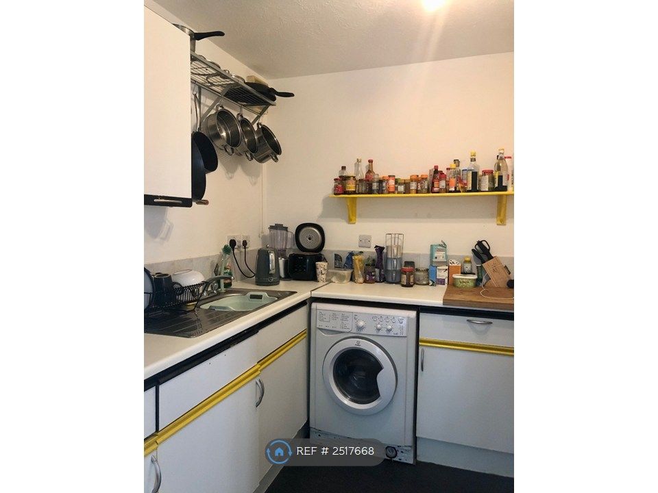 Property photo 3 of 15 Kitchen