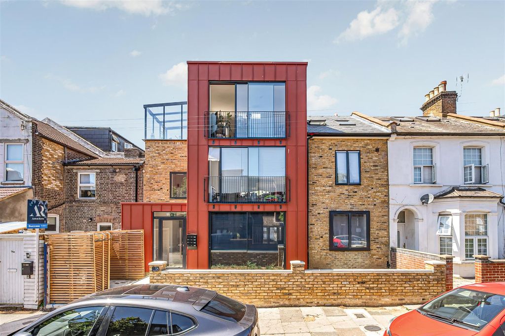 Property photo 1 of 11 Flat 3 - 1A Spencer Road-2.Jpg