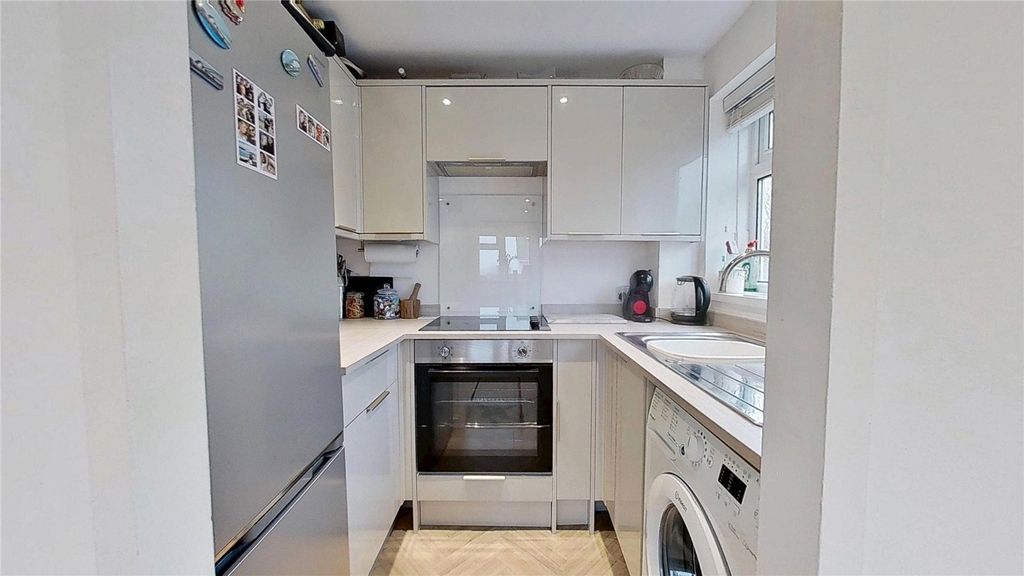 Property photo 3 of 7 Picture No. 08