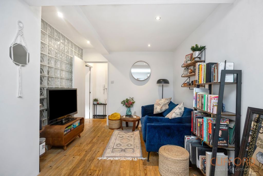 Property photo 2 of 10