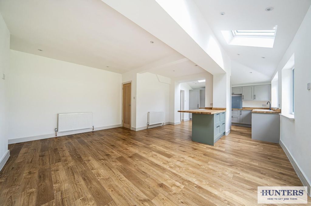 Property photo 2 of 23 Baf16Ef7-7B5E-4Ffe-B997-6Eb1B6714Cf3.Jpg