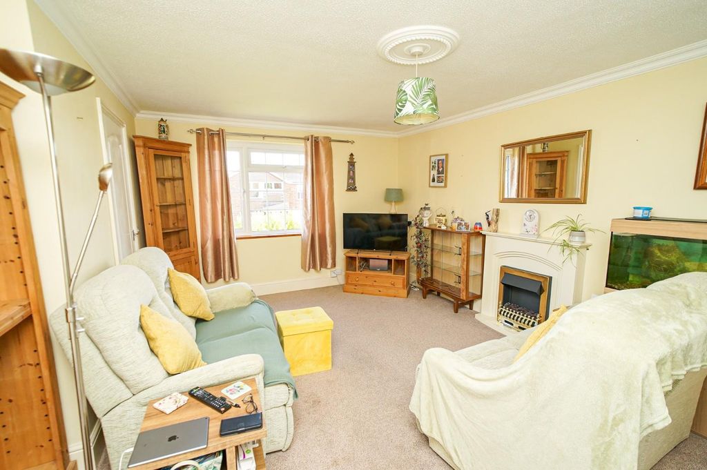 Property photo 2 of 21