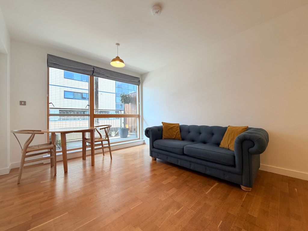 Property photo 1 of 10 Charming 2 Bedroom Period Apartment With Allocated Parking