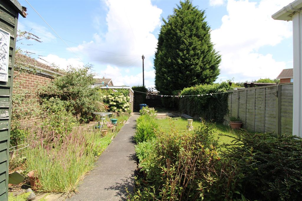 Property photo 2 of 11 B.Gar.Jpg