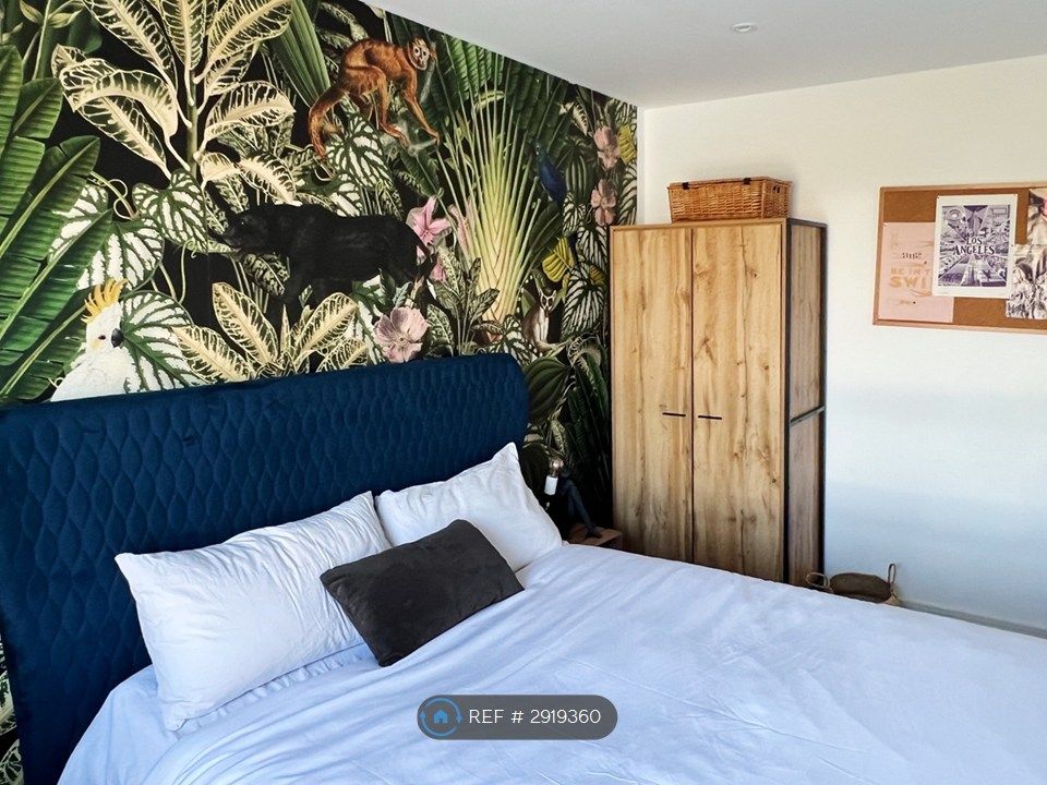 Property photo 3 of 16 Main Bedroom