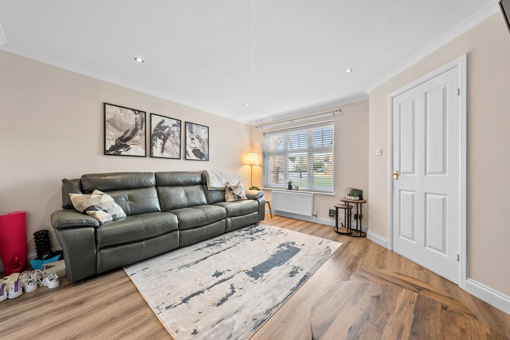 Property photo 2 of 22