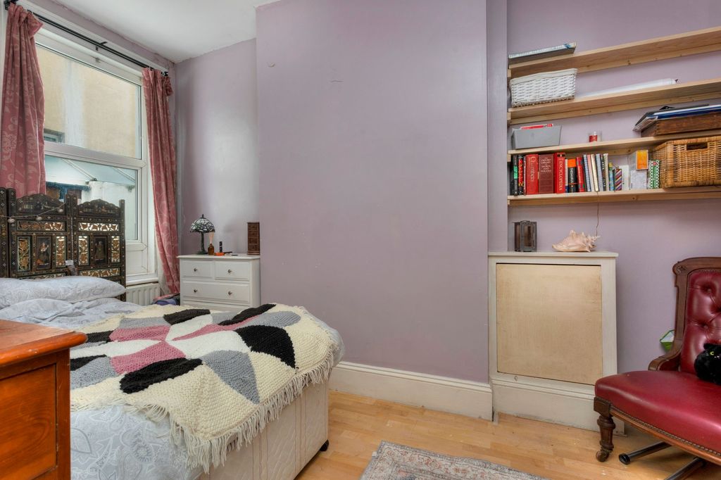 Property photo 3 of 11