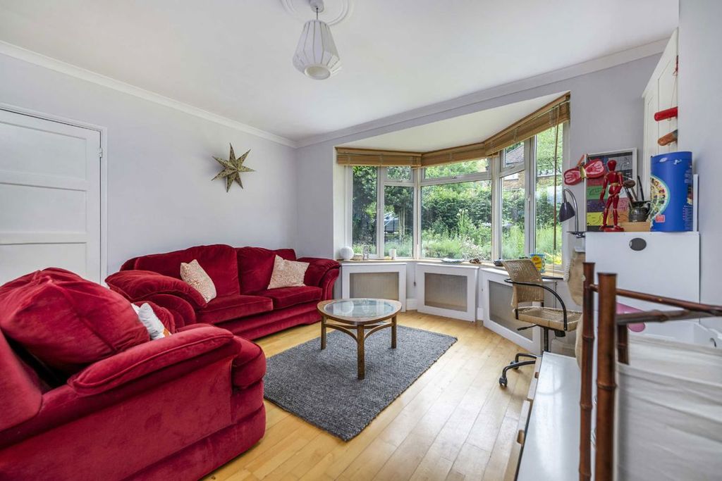 Property photo 2 of 11