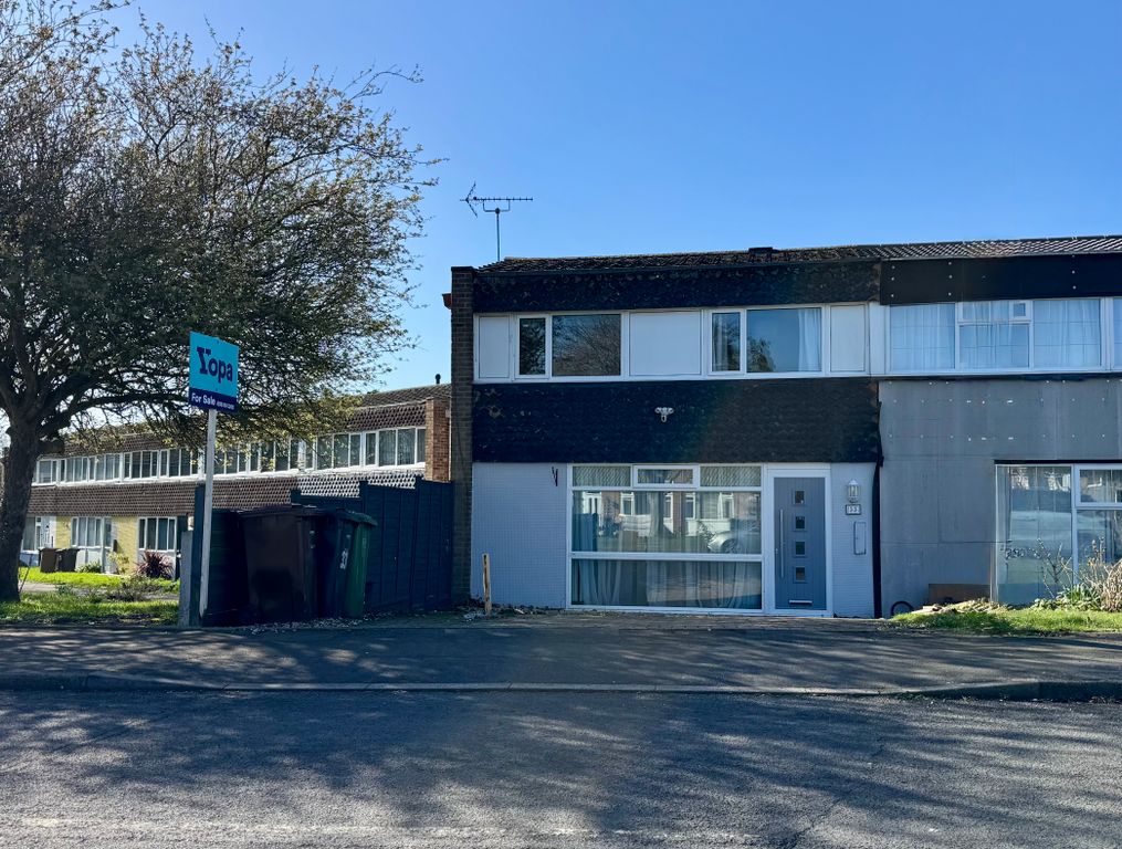 Property photo 1 of 11 Front And Driveway