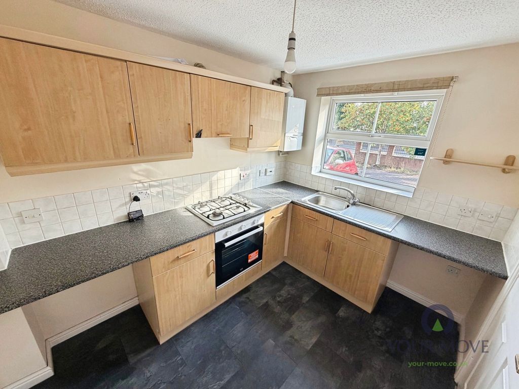 Property photo 2 of 11 Kitchen