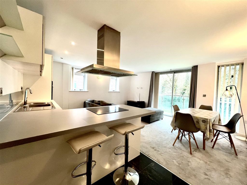 Property photo 2 of 14 Lounge Kitchen