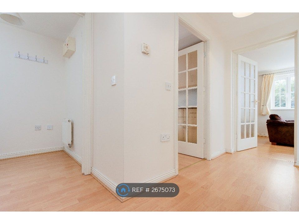 Property photo 2 of 9 Light And Spacious Hallway