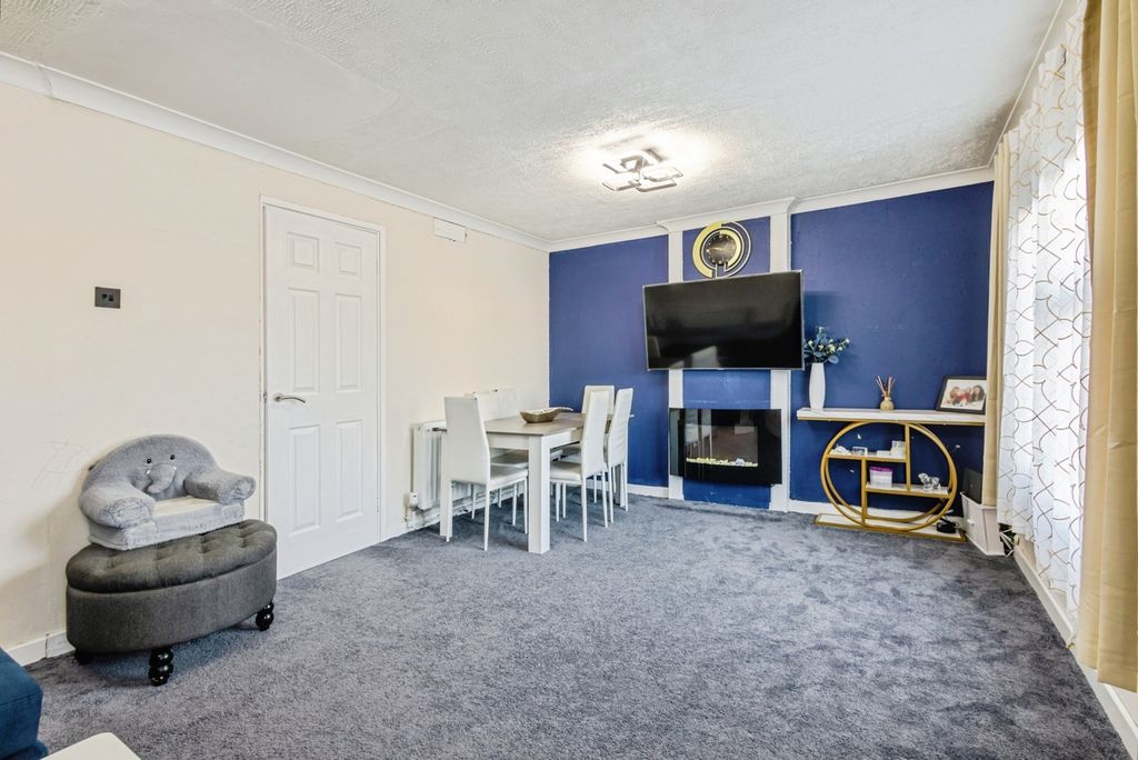 Property photo 2 of 14 Living Room