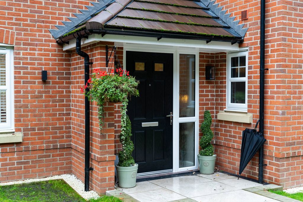 Property photo 3 of 49